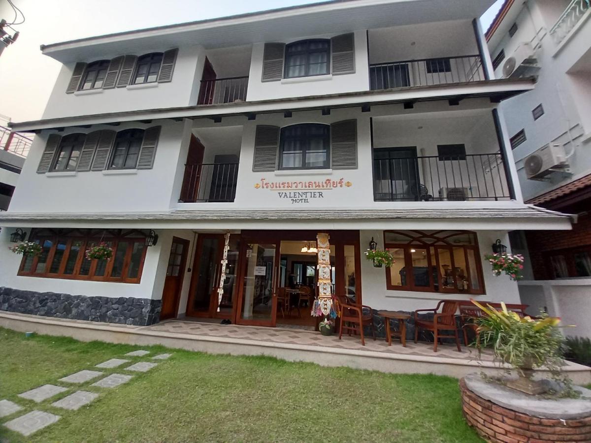 Valentier Cafe And 3* Chiang Mai