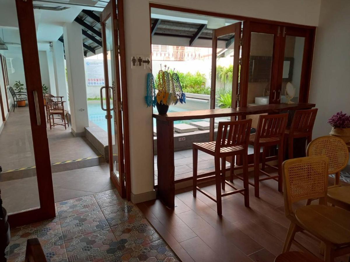 Valentier Cafe And Hotel